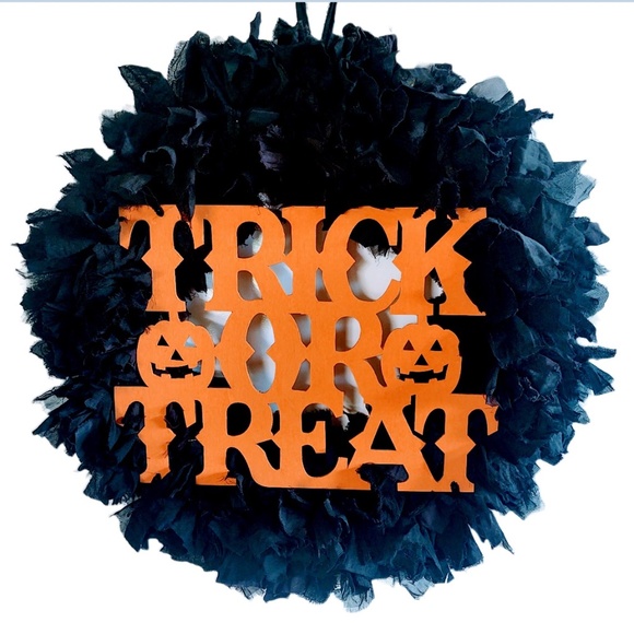 Hand Crafted Fabric Rag Wreath Trick or Treat Halloween Black Orange Pumpkin 17" - Picture 2 of 6